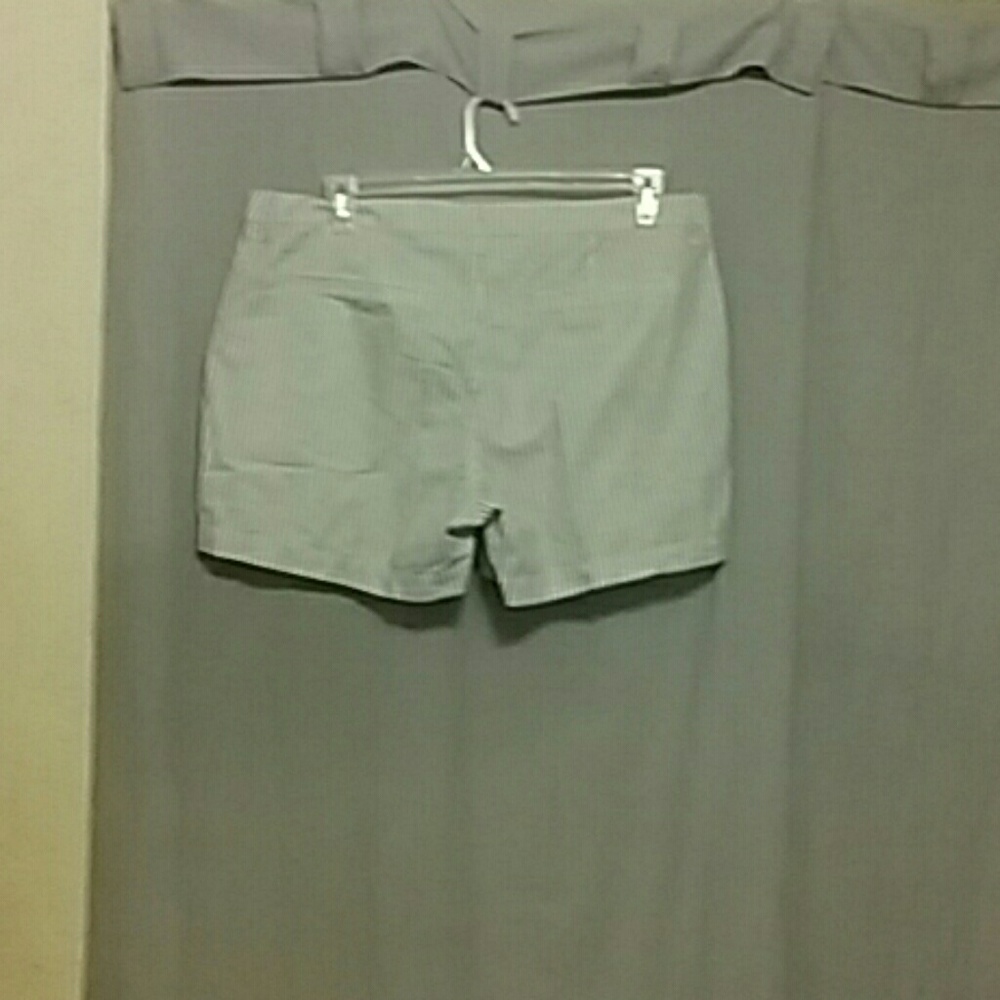 Shorts - Picture 2 of 2